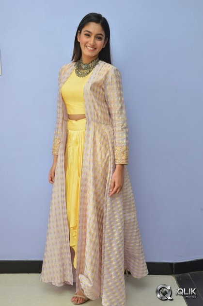 Sana-Maqbool-At-Mama-O-Chandamama-Movie-Press-Meet